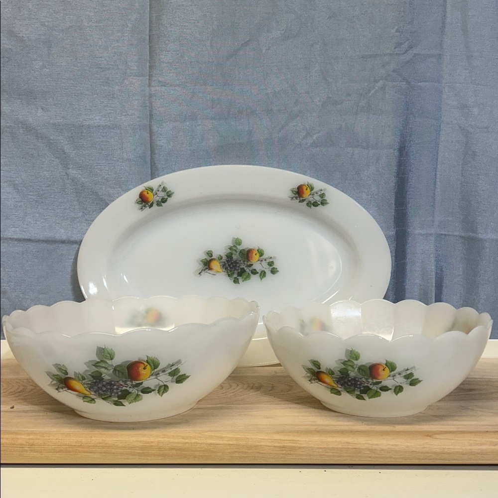 Arcopal Fruits De France Milk Glass 2 Serving Kitchen Bowl and platter service